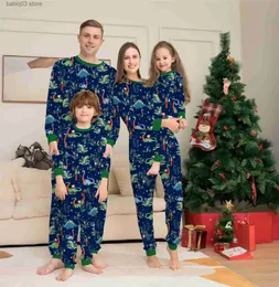 Dopasowanie rodzinnych strojów świąteczne pary piżamy pasują do świątecznych PJS cały zestaw rodzinny kreskówkowy dinozaur drukowane niebieskie dzieci dzieci kobiety mężczyźni 2023 T230921