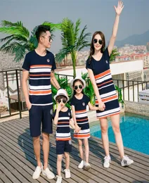 Family Look Dress Mother Daughter Clothes Summer Fashion Striped Tshirt Matching Outfits Father Son Baby Boy Girl Clothing Y200714805202