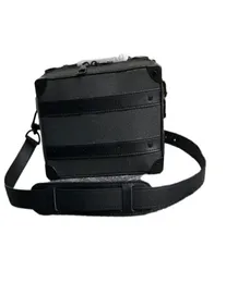 2022 Waist Bags Men Handle Bag Soft Trunk Mini Travel Cross body Shoulder Bags Women Handbag Large Capacity Canvas Genuine Leather6178383