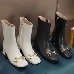 Ayakkabı Botları Kadın Cowhide Fermuar Metal Toka Tasarımcı Ayak Boot Deri Deri Lady Square Kuma Yüksek Topuklar Sonbahar Kış Kalın Topuk Kadınlar Büyük Boyut 35-42