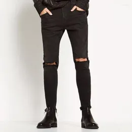 Jeans da uomo estivi bel buco nero slim fit con pantaloni al ginocchio pantaloni maschili hip-hop tinta unita abbigliamento uomo