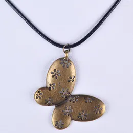 Collane con ciondolo 38 29MM Collana con farfalla fiore in bronzo antico vintage Collana girocollo con cordoncino in cera Gioielli di moda