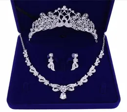 Romantische Perlen Kristall drei Stücke Brautschmuck Sets Braut Halskette Ohrring Krone Haar Tiaras Hochzeit Party Zubehör Cheap5655242