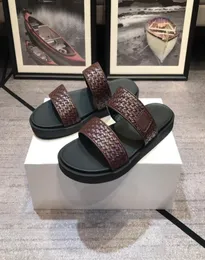 2020 Sandali da tessitura Moda Uomo Designer di lusso Infradito Scarpe di marca Pantofole per gli ospiti per la casa Scivoli da uomo 1697172