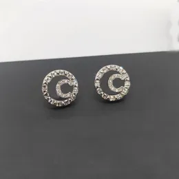 2022 Najwyższej jakości urok okrągły kształt kolczyka z błyszczącym diamentem w kolorze platynowym Plane dla kobiet Prezent biżuterii ślubnej ma 316w