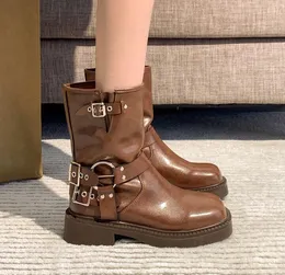 Kvinna lyxiga designers Martin stövlar äkta läderbälte spänne fyrkantig tå chunky häl 5 cm plattformskor halv boot England stil kvinnliga plattform stövlar