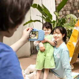 Zabawne kamery 24 -calowe zabawki wideo 2K Dzieci Mini Pography Digital Dual Recorder Camera Multifunkcyjna prezent 230922