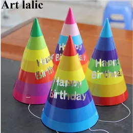 Party Hats 10st Papper Cone Födelsedagshattar Klä upp flickor pojkar första färgglada randiga hattfestdekorationer vuxna barn 230923