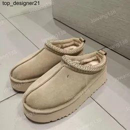 منصة جديدة مصمم التمهيد الخريف الشتاء النساء الكلاسيكيات Tazz Woolen Slippers Fashion Luxury الحفاظ