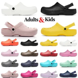 مصمم صندل الصيف Summer Slippers للجنسين Classic Clogs Man Worman Kids Slides Sandal9711309