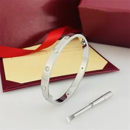 Silver high end luxury designer bracelet classic fashion bracelet unisex stainless steel 18kgold diamond bracelet Christmas Valent240c