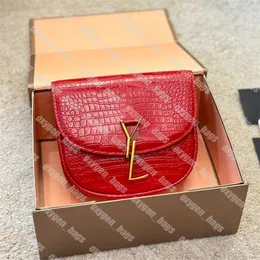 Kaia sadelväska designer kvinna y axel väska lyx kvinnliga handväskor bokstav mode kors kroppsväska mini varumärke purses krokodil prägling