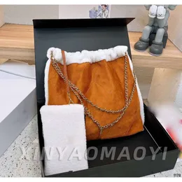 Skräpväskor Lammull läder diamant hårdvara metall c spänne handväska matelasse kedja crossbody väska stora shoppingväska resväskor