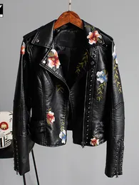 レディースレザーフェイクライバレイリンフローラルプリント刺繍ソフトジャケット女性PUオートバイコート女性ブラックパンクジッパーリベットアウター230923
