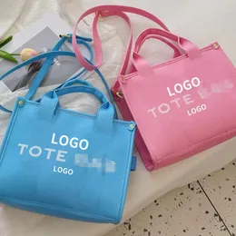 Lufengliu Summer Ladies Handbag and Tote 2024 새로운 패션 캐주얼 스몰 스퀘어 가방 고품질 독특한 디자이너 어깨 메신저 백