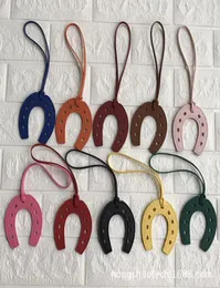 10 colors PU Leather Horse Hoof Horseshoe Keychains Handbag Key Chains Ring Holder Charm Women Bag Purse Accessories6894761