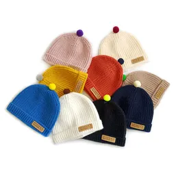 M659 Новая осенне-зимняя вязаная шапка для маленьких детей, кепка ярких цветов, милые шерстяные шарики, детские шапочки с черепом, теплые шапки для мальчиков и девочек