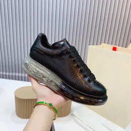 Högkvalitativa kvinnor och herrskor designer lyxmärke platt sneaker par kontrakterade unik design mycket trevlig med låda och dammväska JNHI00002