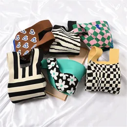Shopping Bags Knitted Wrist Bag Women Boho Casual Shoulder Tote Mini Plaid Knot Female Reusable Woven Handbag 230923