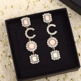 2022 Toppkvalitet Långkedjan Charm Dangle Drop Earring med diamant och rosa kristallpärlor för kvinnor Bröllopsmycken Gift Have Box 265k