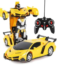 新しいRC変圧器2 in 1 RC Car Driving Sports Cars Drive Transformation Robots Models Remote Control Car RC Fighing Toy Gift Y28545693