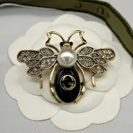 Klassisk stil Bee G-Letter Brooch Brand Designer smycken Broscher för män Kvinnor Charm Wedding Present Jewelry Accessorie Hög kvalitet