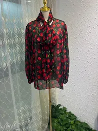 Camicette da donna 2023 Primavera Autunno Camicia da donna in seta Sciarpa Colletto Moda Fiore di ciliegio Stampa Elagnt Lady High Street