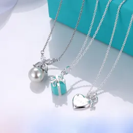 925 Sterling Silber Kleeblatt Geschenk Designer Anhänger Halsketten Kreuzkette Luxus Perle glänzend CZ Zirkon Diamant Marke elegante Halsband Halskette Schmuck