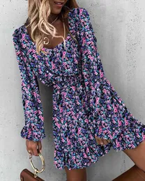 Grundläggande casual klänningar Elegant fyrkantig krage rygglös sexig miniklänning höst vår långärmad ruffle aline boho kvinnor blommor tryck part