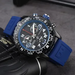 2024 Top Luxury Orologio da uomo al quarzo Endurance Pro Avenger Cronografo 44mm Orologi Colori multipli Orologi da uomo in gomma Orologi da polso in vetro Breitling -04