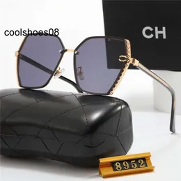 top Designer Sunglasses For Women Men Cat Eye Model Eyewear Special UV 400 Protection Letters Big Leg Double Beam Frame Outdoor Design Alloy Women Sunglasses 8952