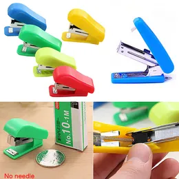 Staplers Random Color Stapler Solid Office Stationery Cute Mini Without Stapler Student Use Small Portable Plastic For No. 10 230923