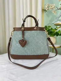 2023 designer bags Ladies Flap Crossbody Genuine Leather chain Classic Letter camera Dinner cowboy bags