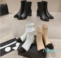 Novos estilos outono e inverno marca designer feminino botas de tornozelo de couro genuíno correntes saltos grossos botas curtas damasco topo