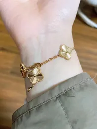 Bracciale con ciondolo di design Love Clover per donne Ragazze Laser in oro 18 carati Dolce 5 fiori Catena a maglie a foglia 15mm Braccialetti eleganti di lusso con gioielli con scatola