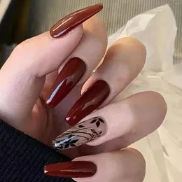 Falska naglar Röd fast färg Fake Charming Bekväm att bära för användning av nagelkonstdekoration