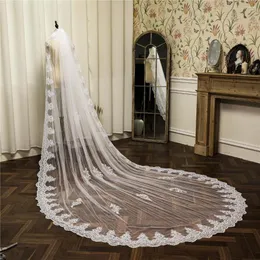 Brudslöjor Verklig bild Högkvalitativ vit elfenbensbröllop Katedrallängd Lace Applique med Comb Veil