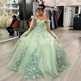 2023 민트 녹색 Quinceanera 드레스 오프 어깨 레이스 아플리크 손으로 만든 꽃 비드 파티 파티 스위트 16 볼 가운 멍청이 드 15 anos