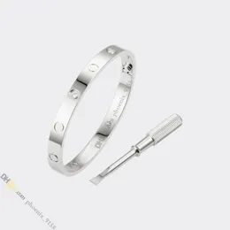 Luxurious Diamond-Embellished Bracelet - Fashionable Jewelry for Women love screw bracelets Titanium Steel Gold-Plated Never Fading Non-Allergic, Store/21890787