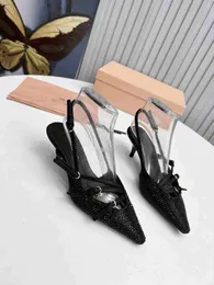 2023 New Super Beautiful Decorative Matching, Fashionable and Elegant Women's Middle Heel Sandals, Genuine Leather Rhinestone Casual Shoes