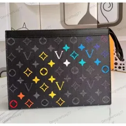 Luxury womens mens designer bag pochette wallet voyage mm frizione louiseits strmpa letter coin purses viutonits card holders with box m61692 high quality