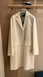Женское шерстяное зимнее длинное шерстяное пальто Loro Piana с белыми лацканами