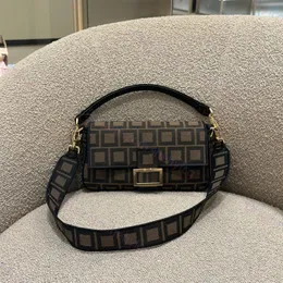 Luxur Designer Novel Baguette Axelväskor Totes Plånböcker Hög Qulity Cross Body Purses Socialite Purse Luxuriska kopplingsväskor Handväskor Kvinnor