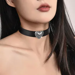 Collier ras du cou Punk Cool couples, gothique, en cuir PU noir, collier en forme de cœur pour femmes et hommes, chaîne de corps, bijoux de Couple