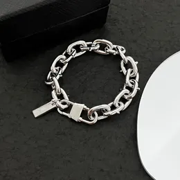Luxury Charm Women Jewelry Silver Armband Versatile and Simple Cross Chain Buckle Design Fashion High End Designer Gorgeous and Magnificent Lady Armband