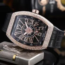 男性のための高級時計デザイナークォーツウォッチヴァンガードオールダイヤモンドケース高品質の時計レザーストラップアイスアウトウォッチモントレDE307p