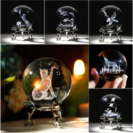 Estatuetas decorativas 60mm Bola de cristal 3D Ornamentos de vidro gravados a laser Estatueta de animais Colecionáveis Peso de papel Decoração de arte para casa com suporte