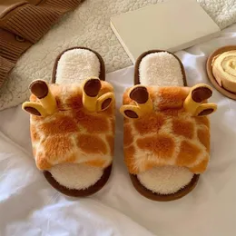 Tofflor kvinnors kawaii tecknad giraffnyhet fluffy öppen tå mysig slip på skor