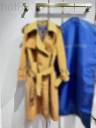 Kvinnors trenchrockar Designer Liu Yifei Camel Windbreaker Coat Women's Mid Length Coat Classic Simple Fashion British Style KV71