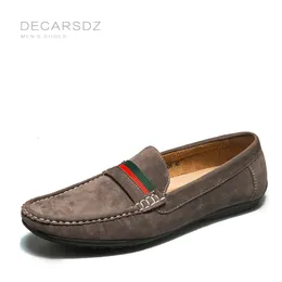 Модельные туфли DECARSDZ, лоферы, мужские осенние Clasicc, удобные мужские мокасины на плоской подошве, модные повседневные слипоны-лодочки, 230926